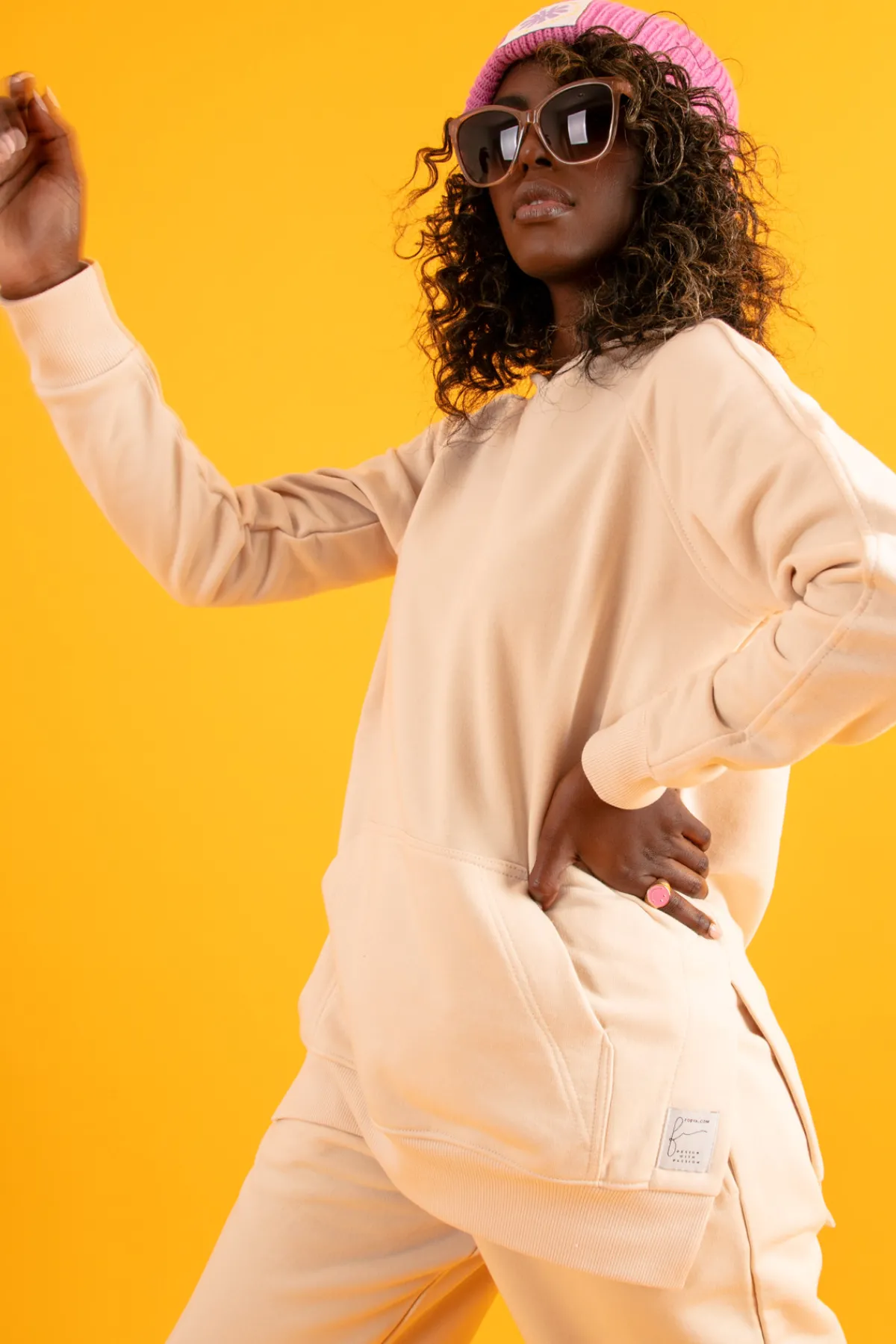 Bluzy | Bluzy>Fobya Dzianinowa Bluza z kapturem i rozporkami F1419 cream
