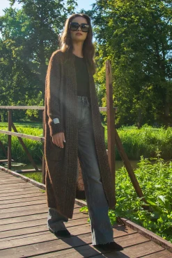 Kardigany Na Jesień I Zimę | Kardigany Eleganckie>Fobya KLASYCZNY KARDIGAN Z NIEFARBOWANEJ WEŁNY ALPAKI I BAWEŁNY MACO F1744 brązowy