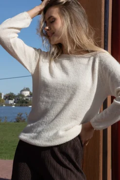 Swetry Na Jesień I Zimę | Swetry Eleganckie>Fobya Klasyczny sweter z jedwabiu F1914 ecru
