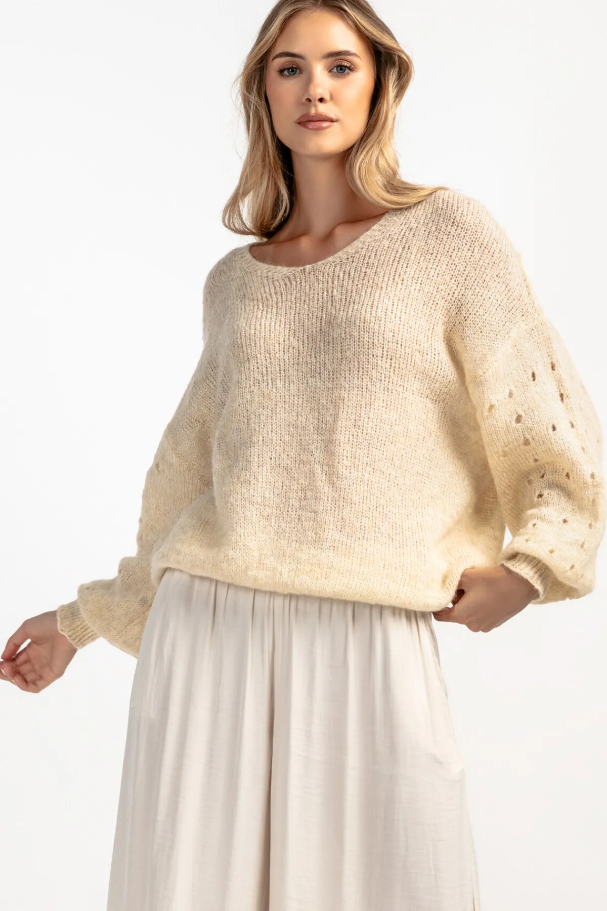 Swetry Eleganckie | Swetry We Wzór>Fobya Sweter z wełny z dekoltem w serek F1896 beżowy