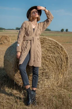 Kardigany Na Jesień I Zimę | Kardigany Z Paskiem>Fobya Wełniany kardigan o grubym splocie Chunky Knit F1480 carmel